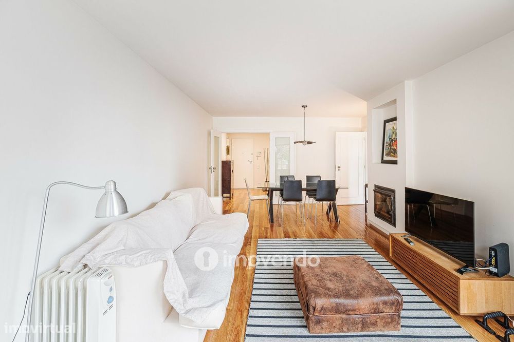 Apartamento T1 com estacionamento em Belém