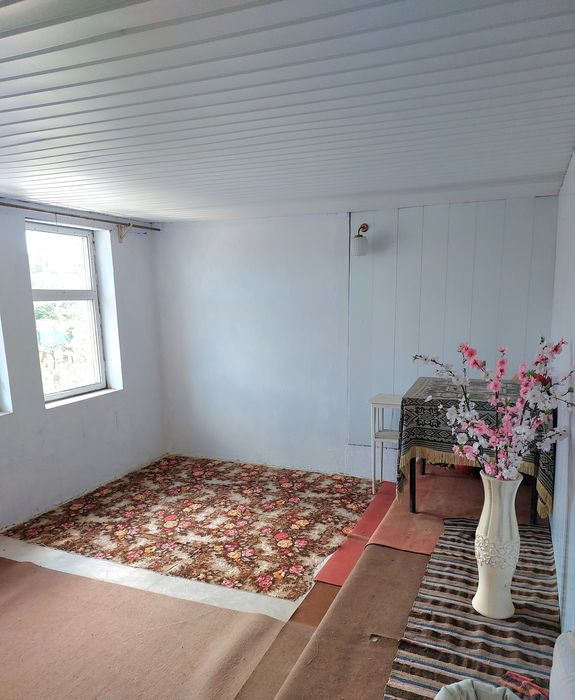 Продам  крепкий дом в пригороде Черноморска