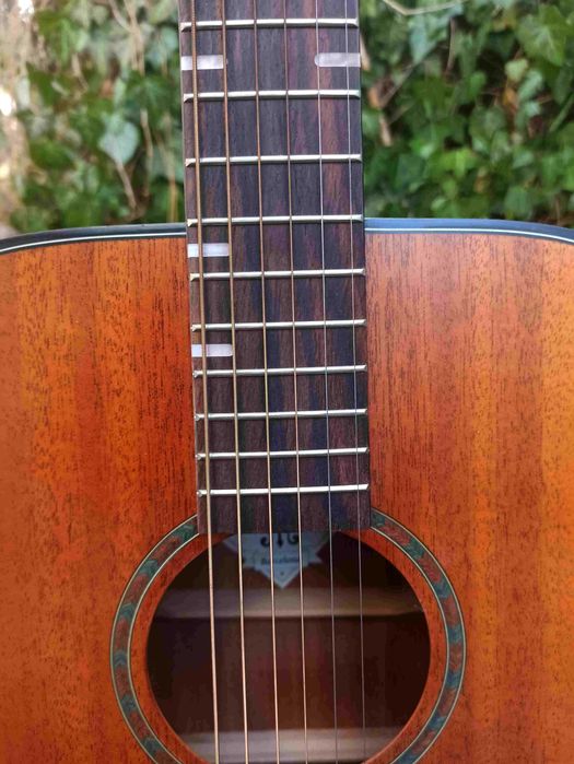 Nowa gitara akustyczna Barcelona B1007W