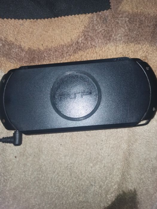 PSP E1004 1C з іграми