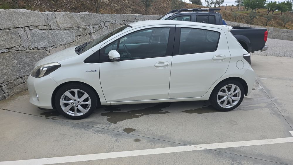Toyota yaris hibrido
