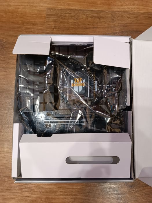 ASUS TUF Gaming B650-PLUS (AM5, DDR5) | Б/В