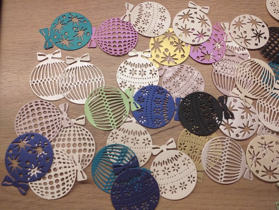 Scrapki scrapbooking bombki ażurowe Boże Narodzenie