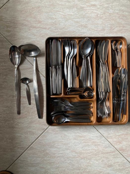 Faqueiro de Guimarães TF 85 Inox 123 peças