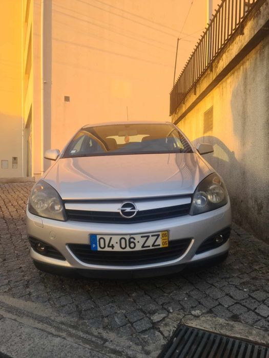 Opel astra gtc 5 lugares