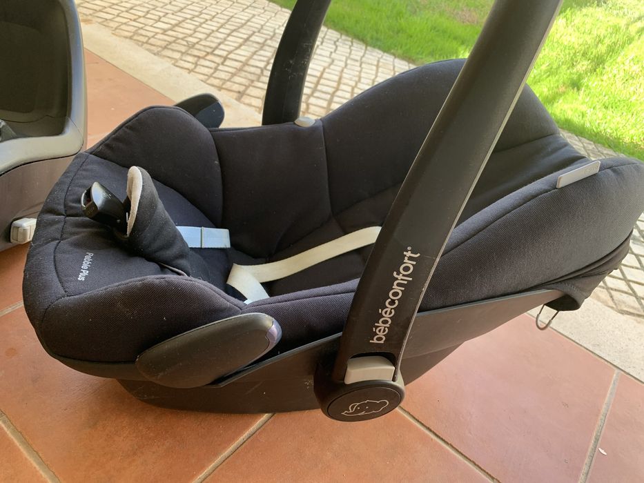 Cadeirinha de bebe e base isofix