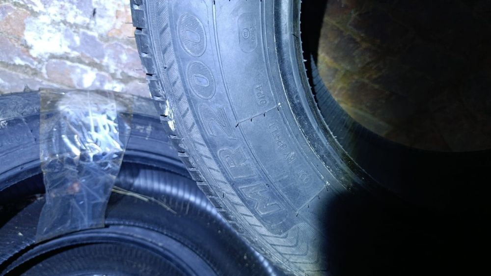Комплект резини 235/63 R16 C