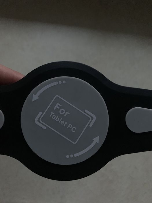 Uniwersalny uchwyt na tablet do auta