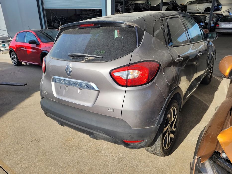 Renault Captur 2016 para peças