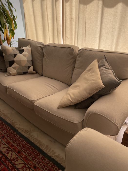 Dois sofas ikea iguais