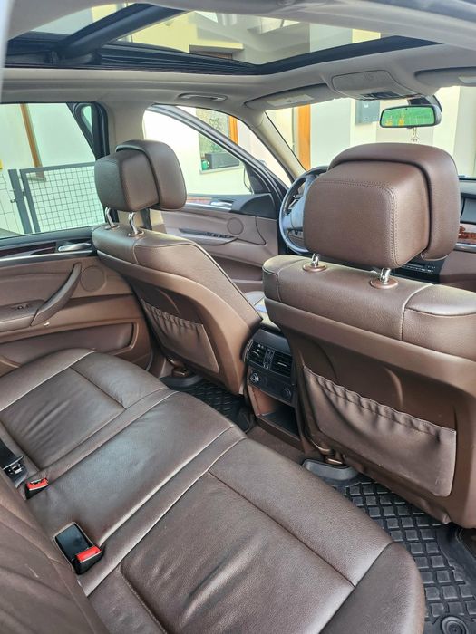 BMW X5 SUV rok 2012;kolor ciemno szary