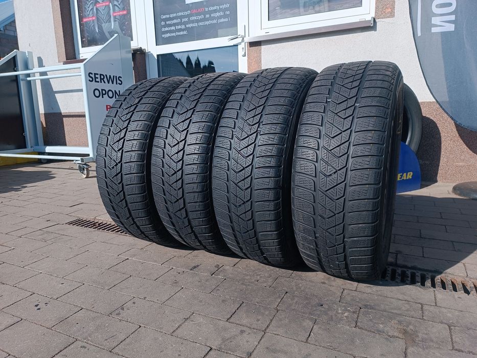 215/60R16 Pirelli Sottozero 3 Winter