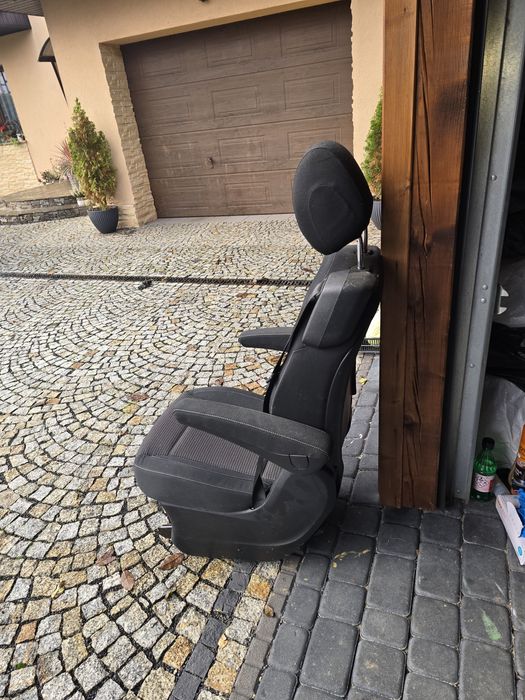 Siedzenia fotel wnętrze  podsufitka boczki kanapa tył vito 447