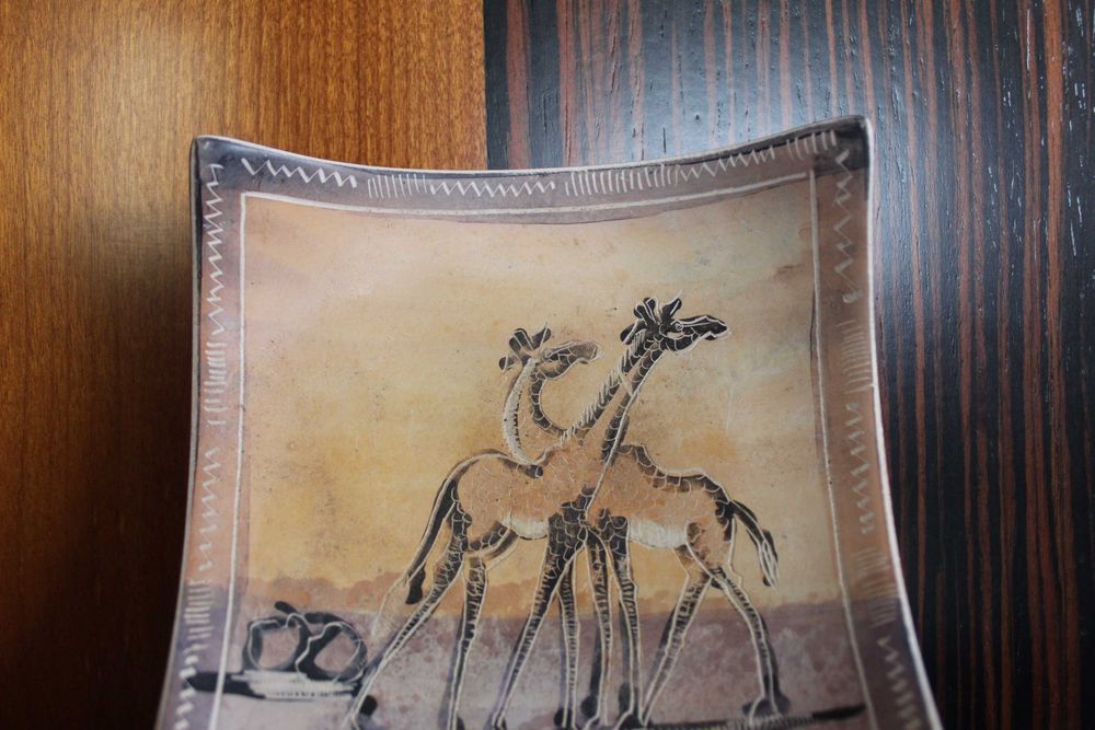 Vide poche decorativo africano esculpido em pedra-sabão, anos 60