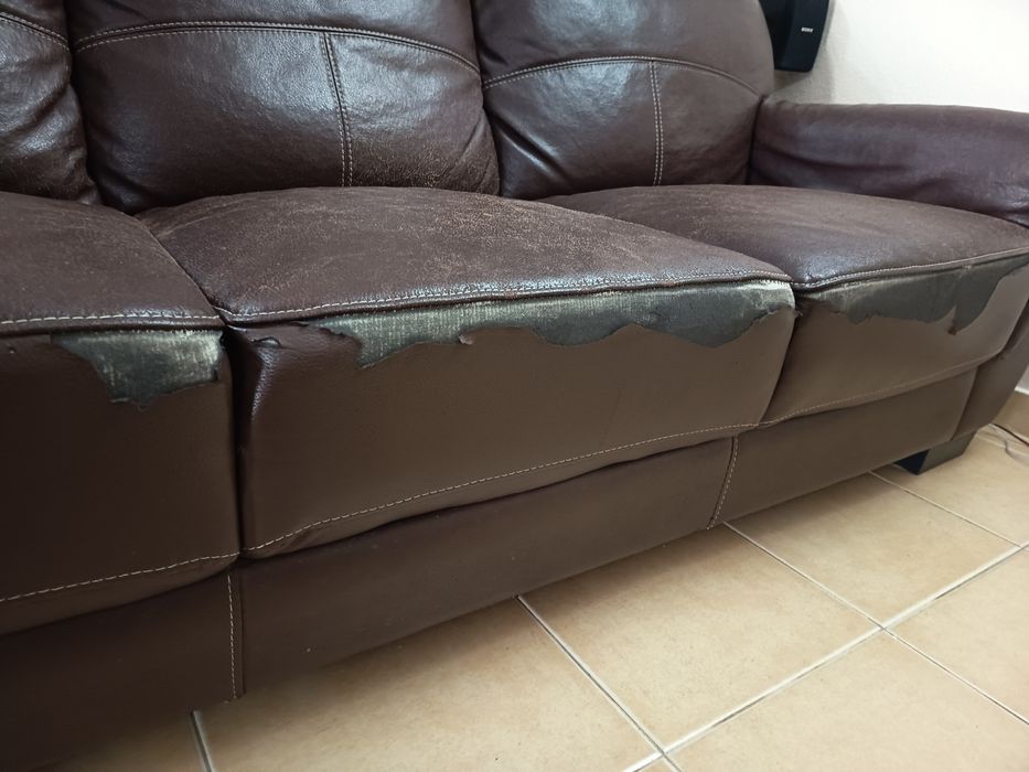 Sofá três lugares