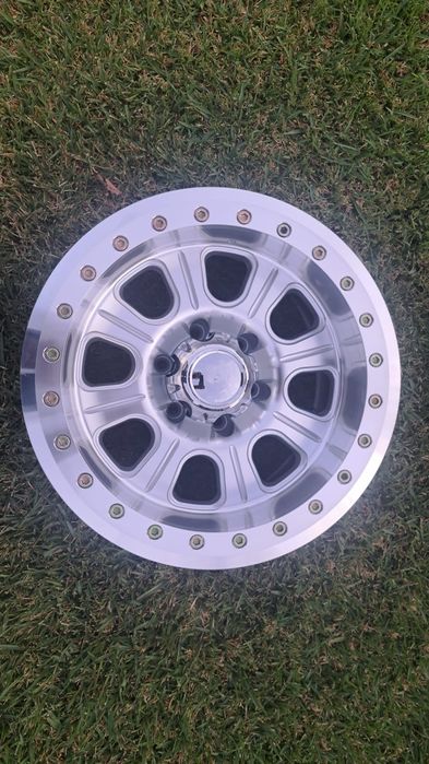 Jantes 17 de aluminio com beadlock 6x139.7