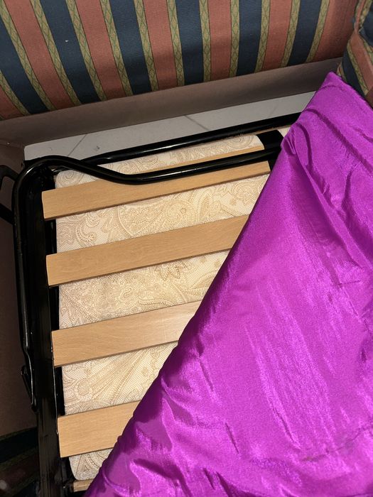 Sofa vintage com cama Otimo estado