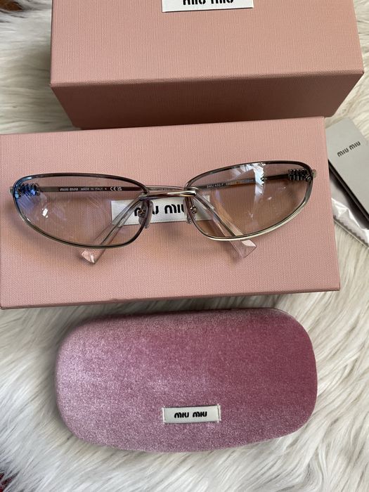 Сонцезахисні окуляри Miu Miu