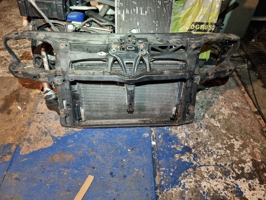 VW Golf 4 IV GTI Maska Czarna Belka pod Zderzak Lampy Atrapa Chlodnice