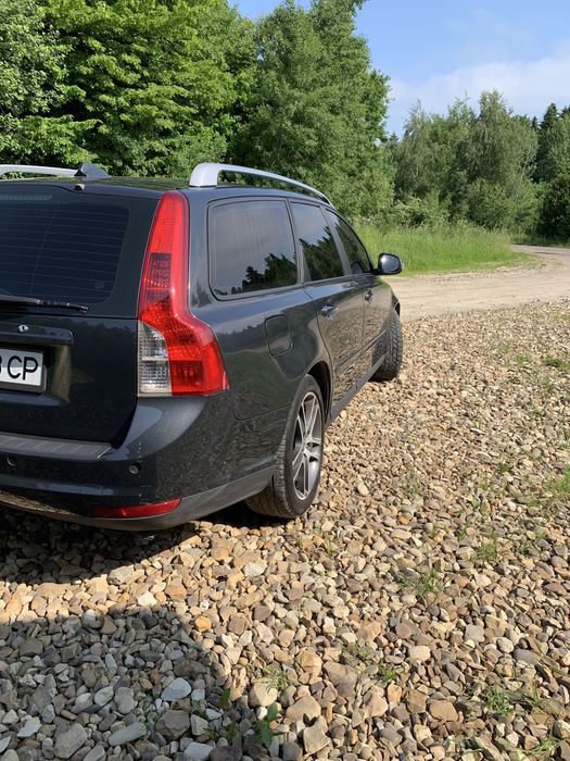 Вольво v50 2009 року випуску