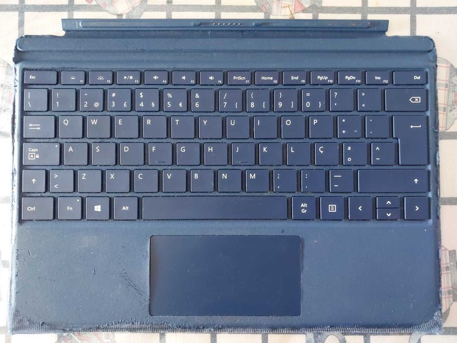 Teclados/Capas Microsoft Surface Pro (à escolha)