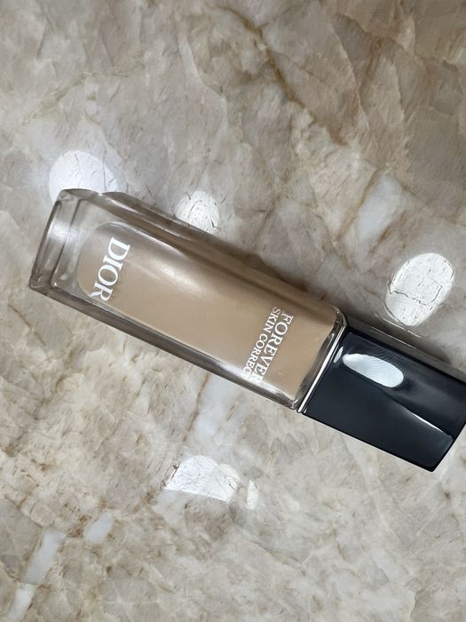 Korektor dior forever 2WO