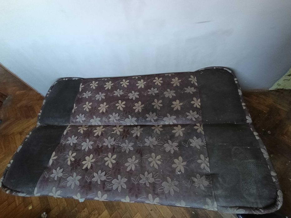 Rozkładana kanapa / wersalka 197 cm – stan umiarkowanie dobry