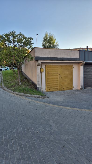 Sprzedam duży garaż na Klonowej