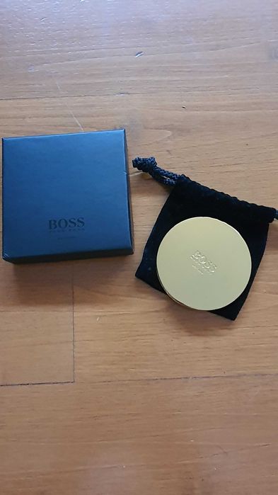 Espelho de carteira Hugo Boss dourado, novo