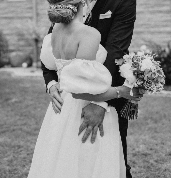 Suknia ślubna biała rękawki