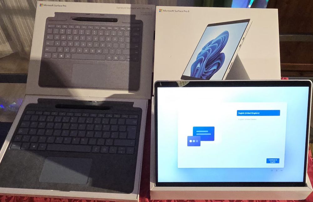 Microsoft Surface Pro 8 e Signature Keyboard with Slim Pen2