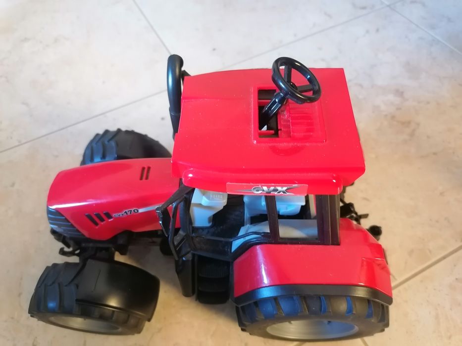 Trator Bruder cvx170
