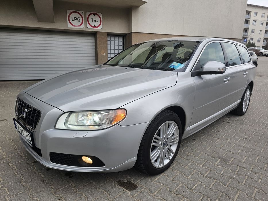 Volvo V70 2.5 Turbo 210KM Benzyna AUTOMAT  2007r Summum Szwajcaria Prywatny samochód