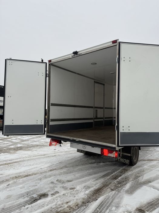 Ремонт виготовлення фургонів мебельних і дверей воріт