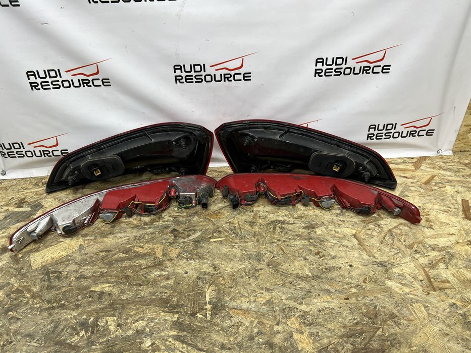 Фонарь фанарь Audi Q5 12-16 рік 8R0945093D 8R0945094D USA Америка