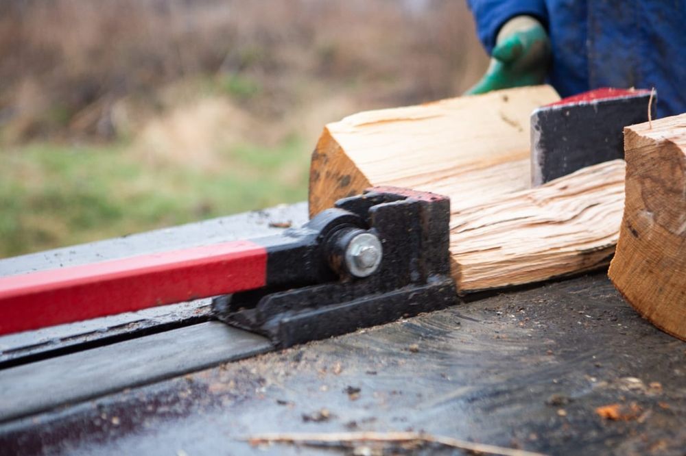 Коління дров, швидко та якісно