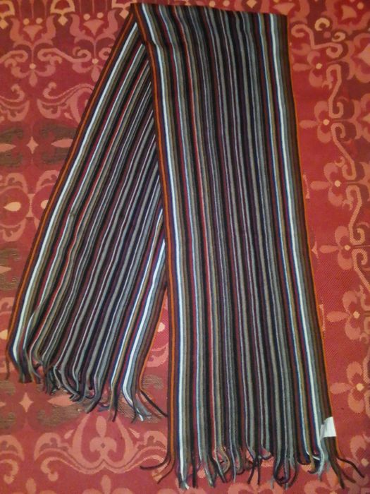 Продается новый женский шарф , кофта на ребенка