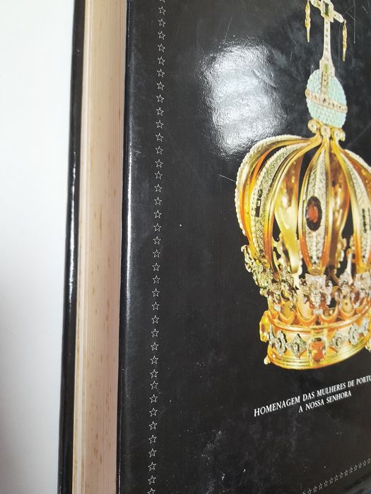 Livro "História das Aparições " de Fátima- usado