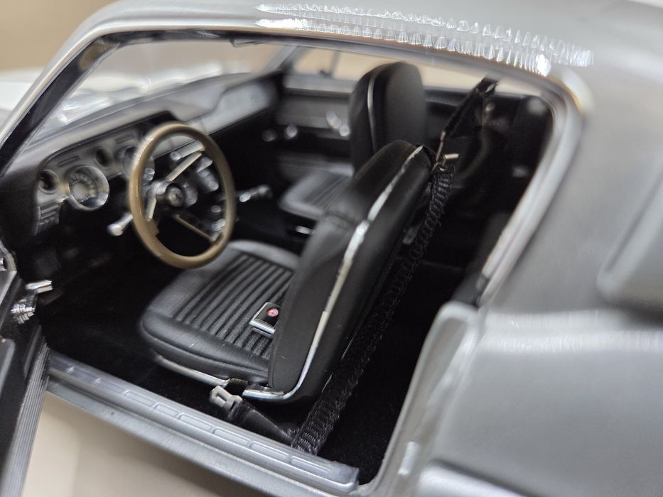 Ford mustang shelby 1:18 exact detail  1967 gt350