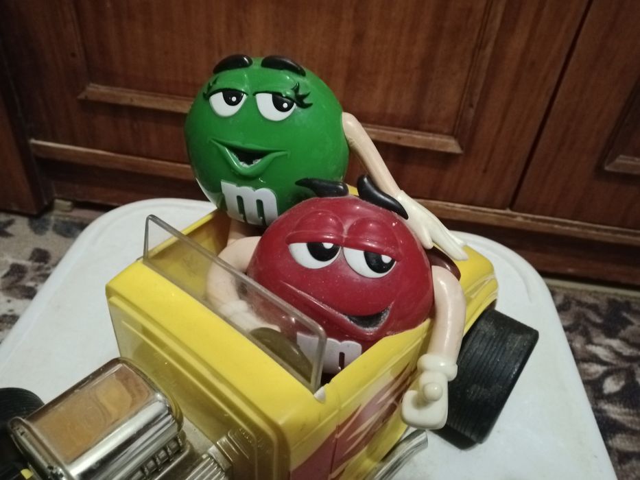 Машинка іграшка ммдемс