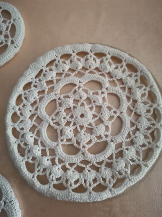 Base para garrafa e copos - renda em croché