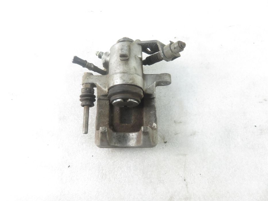 Zacisk Prawy Tył Audi A3 (8l1) 1.6 - Akl