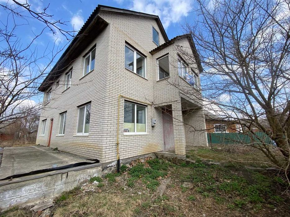 Продається 2 поверховий будинок в Літині 2342