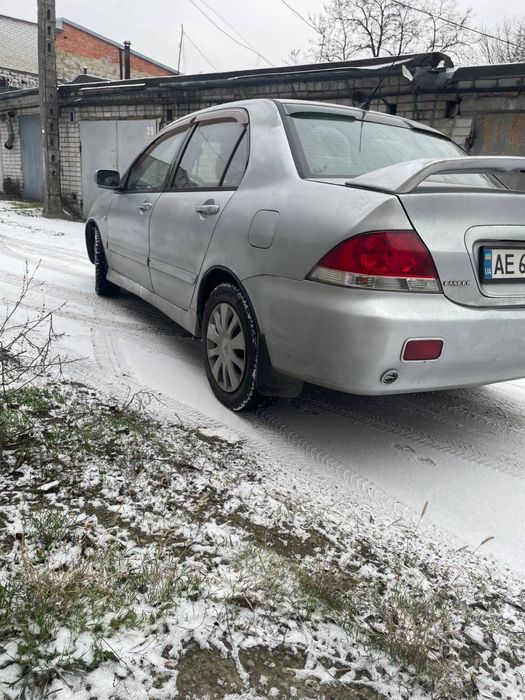 Продам Lancer 9 1.6 2004