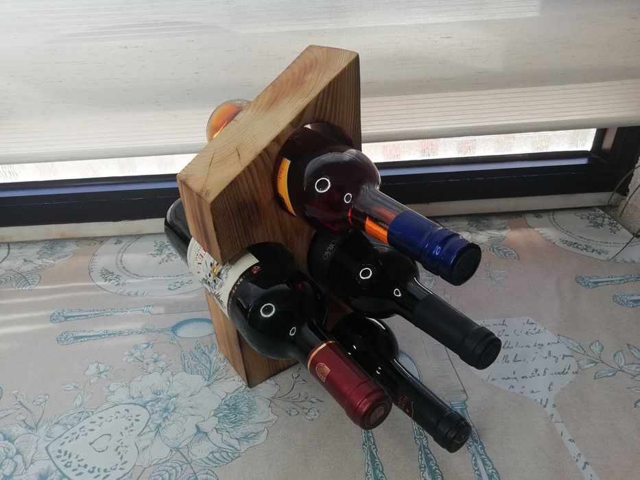 Garrafeira pequena para 4 garrafas