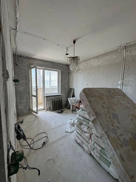 4-ри кімнатна квартира , сотовий проект , 4 поверх
