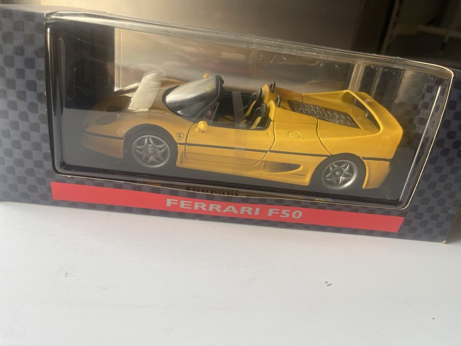 Miniatura Ferrari F 50 escala 1/18.