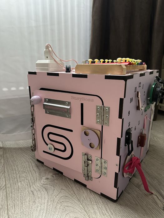 Великий бізі куб максимальної комплектації для дівчинки