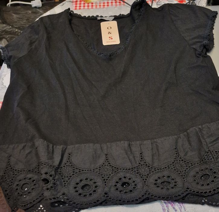 Vendo t-shirts, vestidos novos