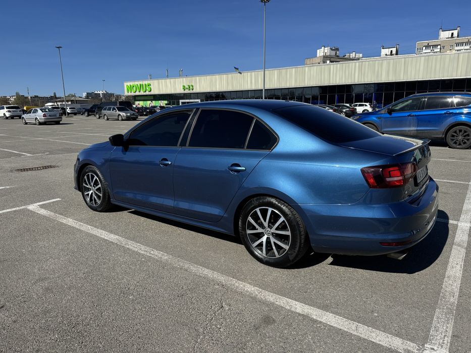 Продам Volkswagen Jetta 1.4 2015.